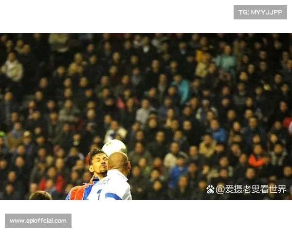 C罗小禁区内错失绝佳机会 抢点射门被门将神勇挡出